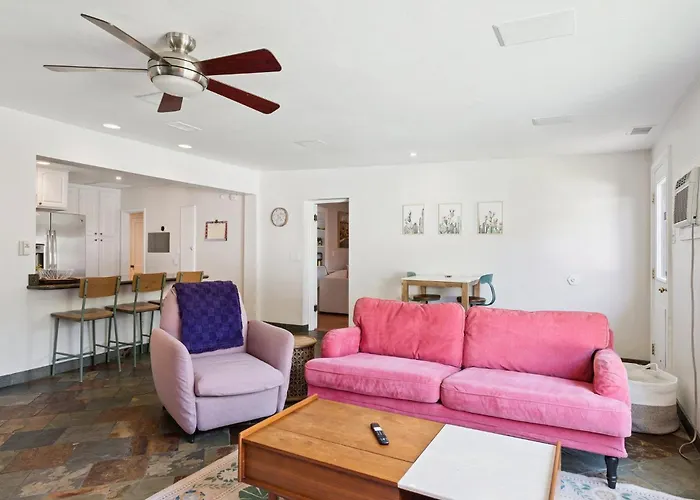 Retreat With Pool - Prime Location Holiday home *