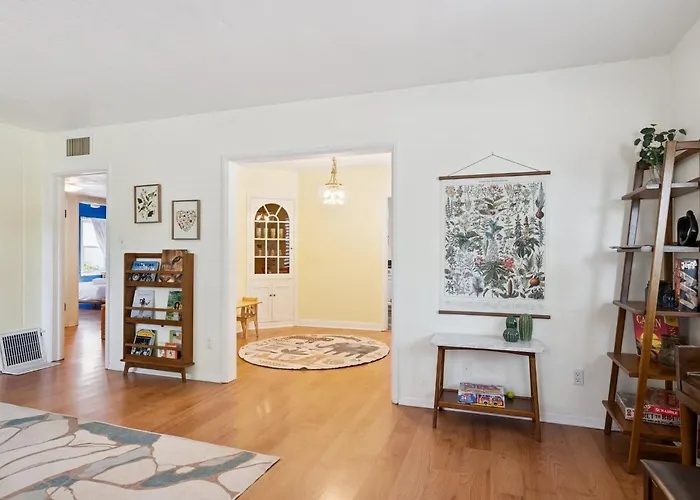Retreat With Pool - Prime Location * Phoenix