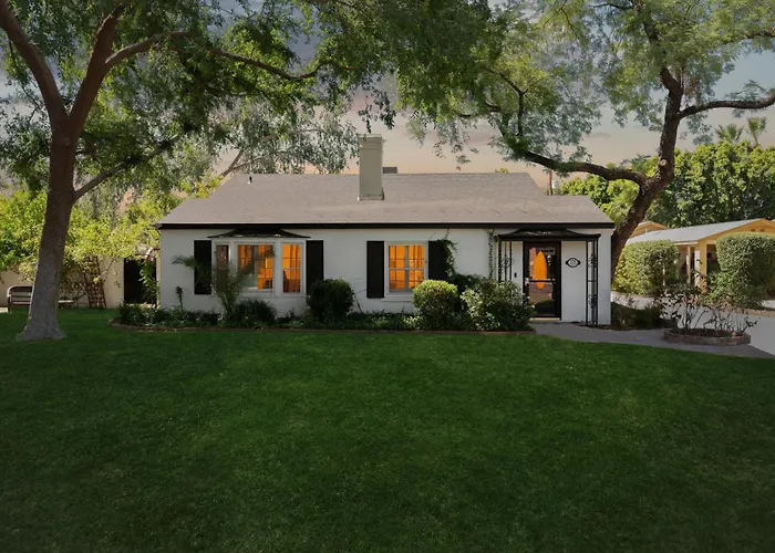 Retreat With Pool - Prime Location Holiday home *